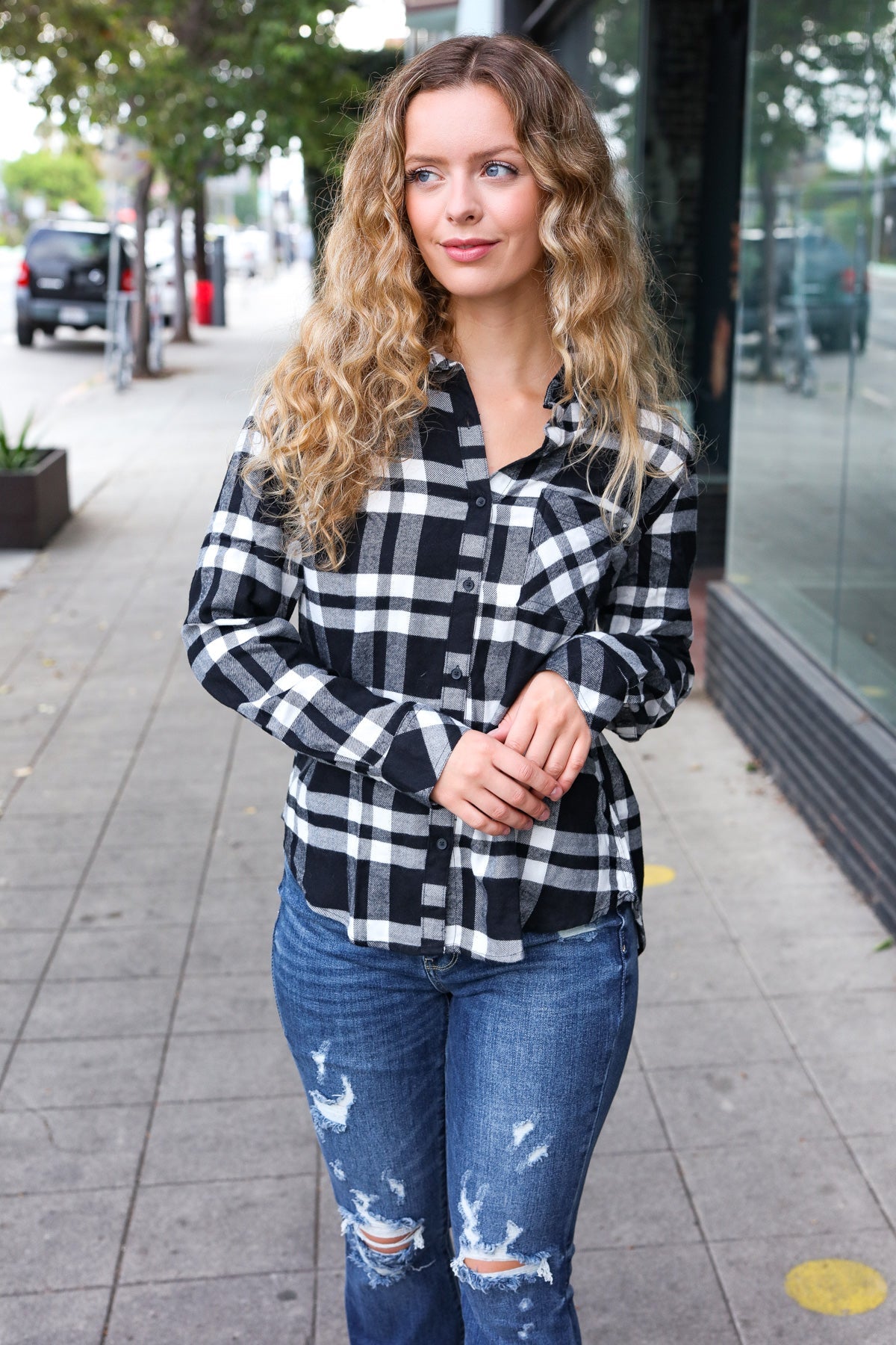 Zoraida® | Casual chic black checked long sleeve button down top