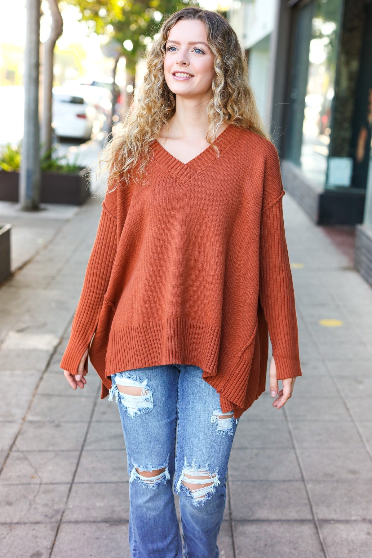 Amalia® | Casual chic rust oversized rib knit V-neck sweater