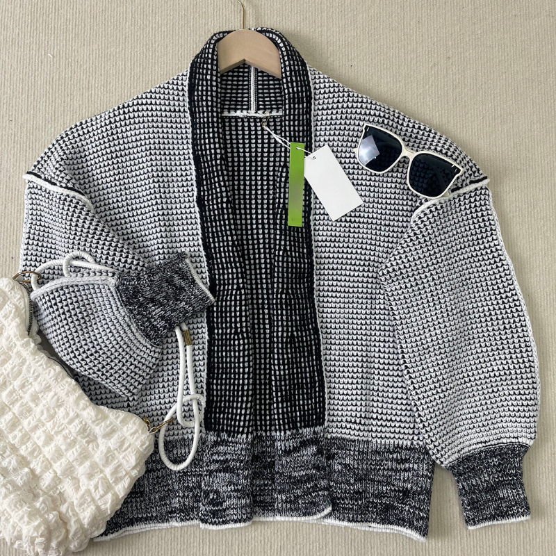 Xochitl® | Simple gray cardigan with long sleeves