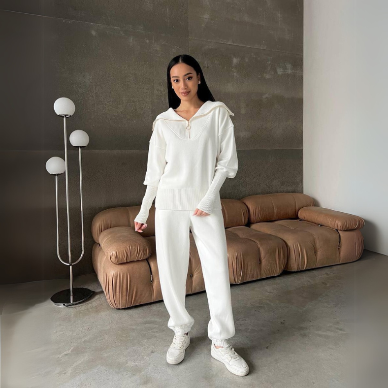 Rafaela® | Minimalist lounge set for women with a relaxed fit