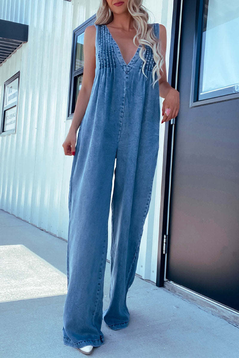 Natividad® | Casual, loose overalls with adjustable pockets and V-neck