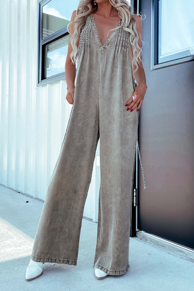 Natividad® | Casual, loose overalls with adjustable pockets and V-neck