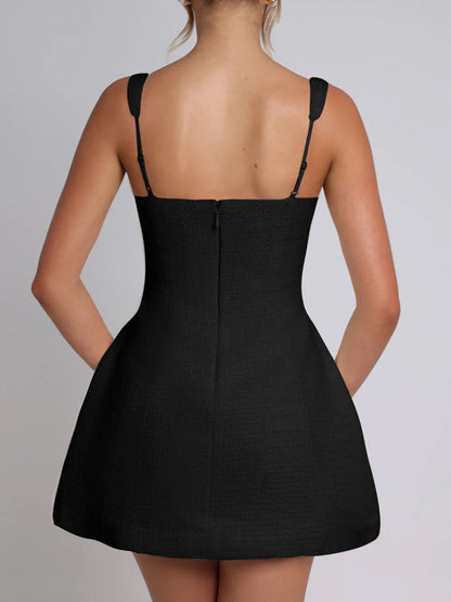 Vivienne® | Mini dress with a square neckline and wide straps