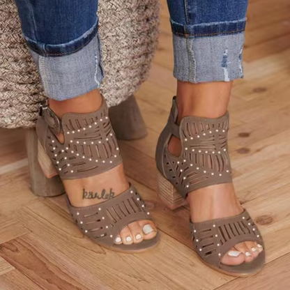 Cassandra® | Sandals with heel and hemstitch