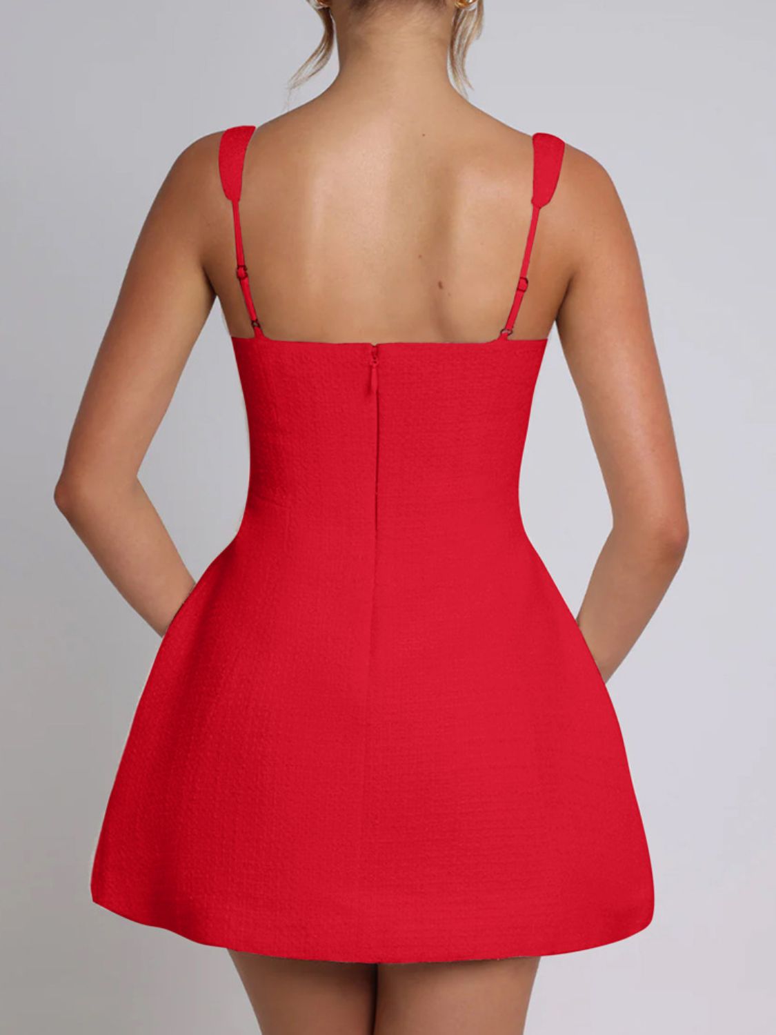 Vivienne® | Mini dress with a square neckline and wide straps