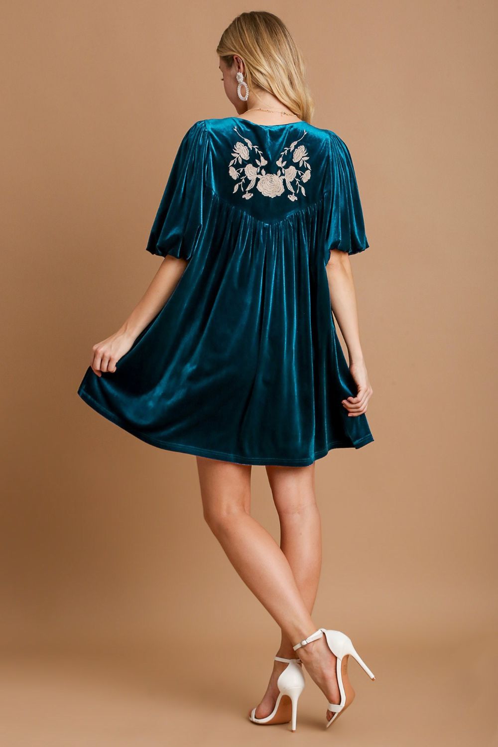 Soledad® | Embroidered velvet half sleeve tassel mini dress