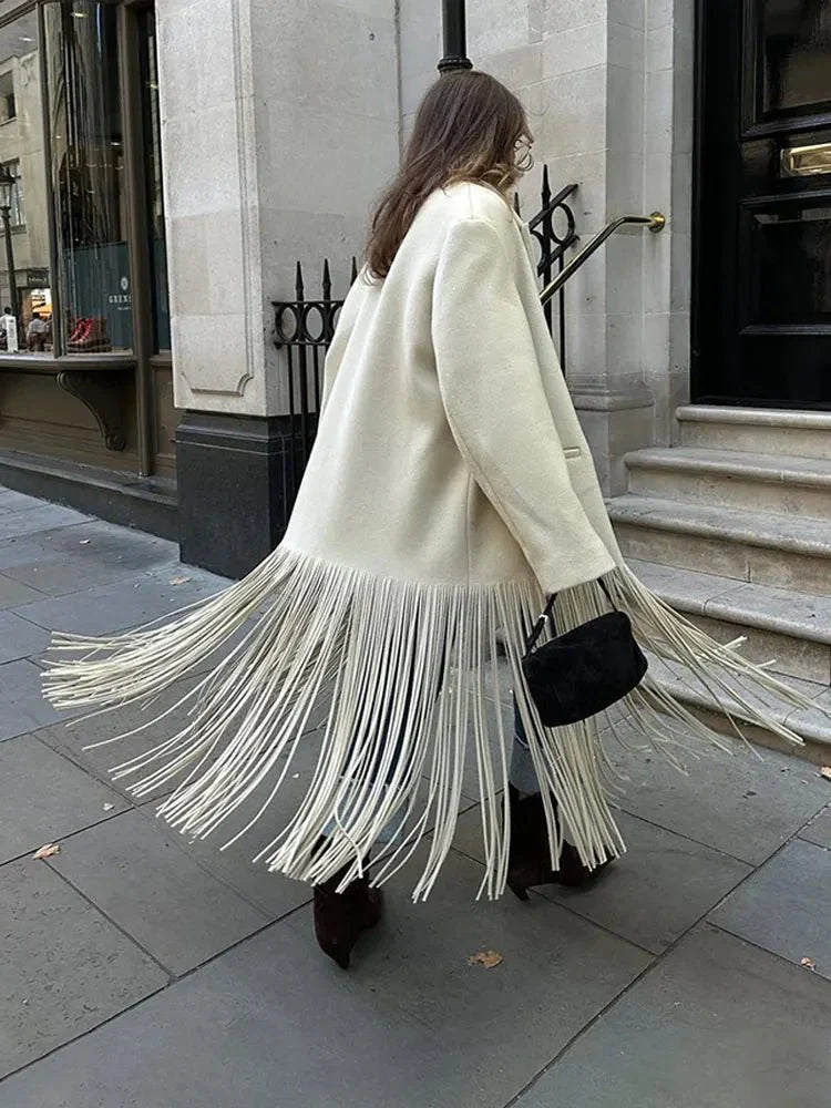 Amparo® | Elegant and warm women's wool coat with tassel fringes