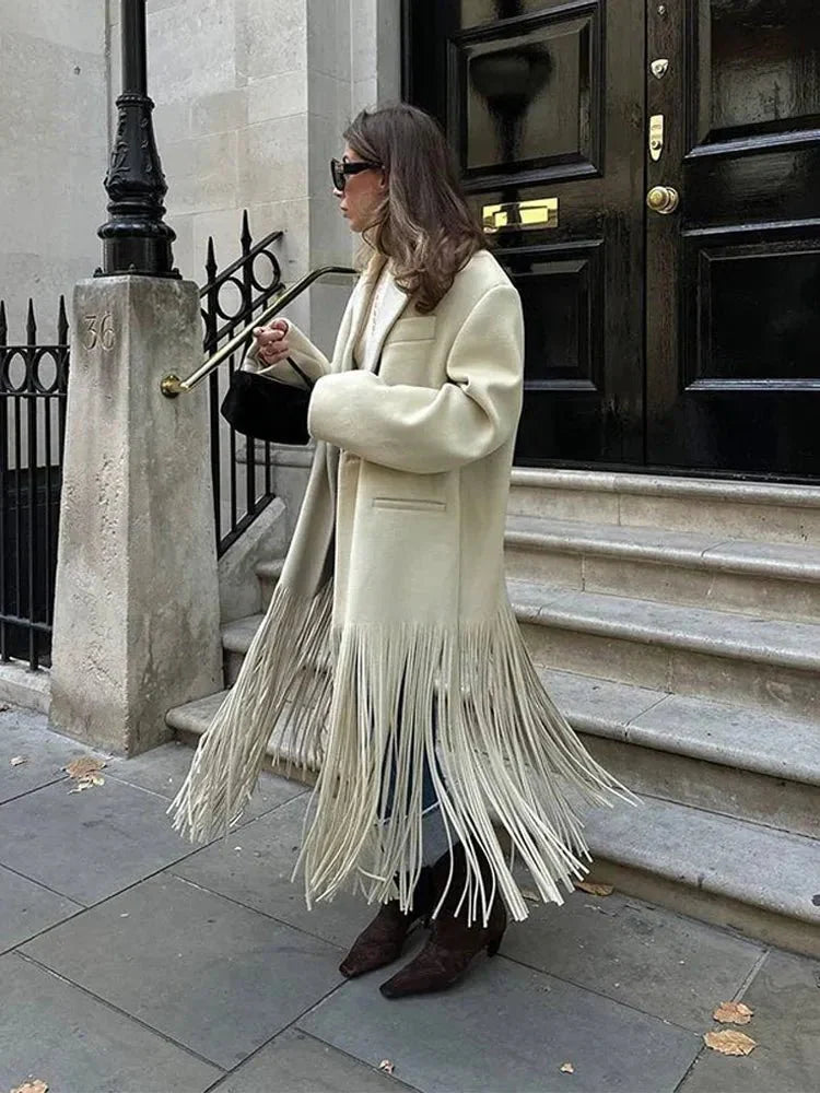 Amparo® | Elegant and warm women's wool coat with tassel fringes