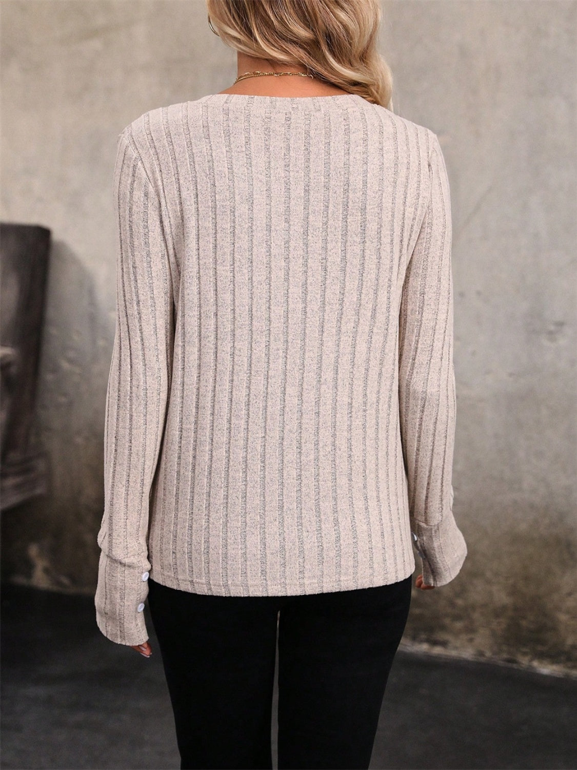 Adele® | Long sleeve V-neck t-shirt with lace detail