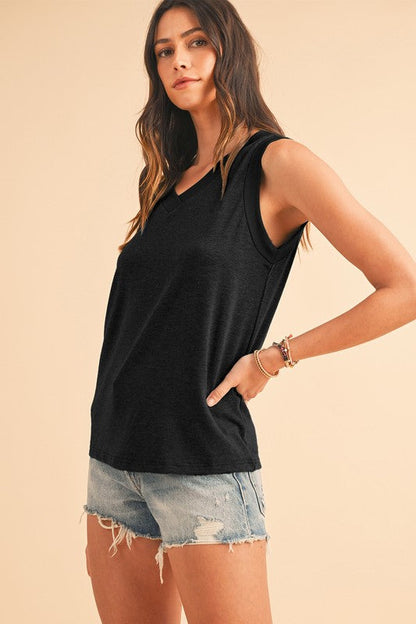 Yoselin® | Ribbed V-neck tank top