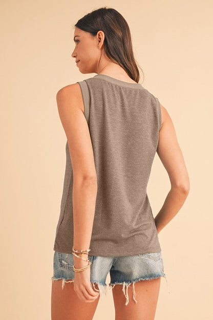 Yoselin® | Ribbed V-neck tank top