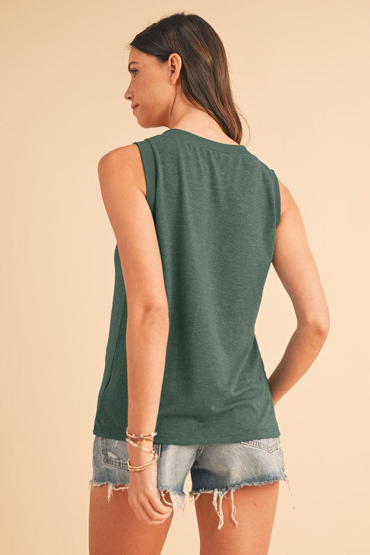 Yoselin® | Ribbed V-neck tank top