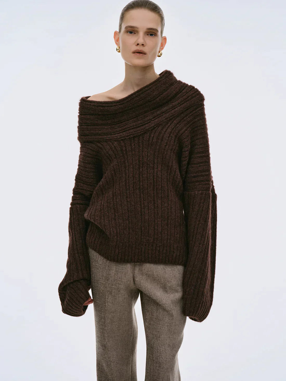 Pilar® | Oversized knit sweater with a high V-neck