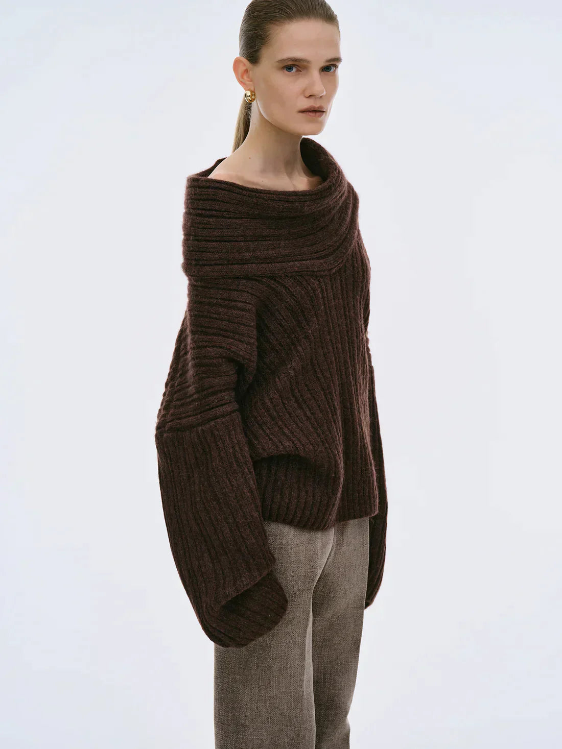 Pilar® | Oversized knit sweater with a high V-neck