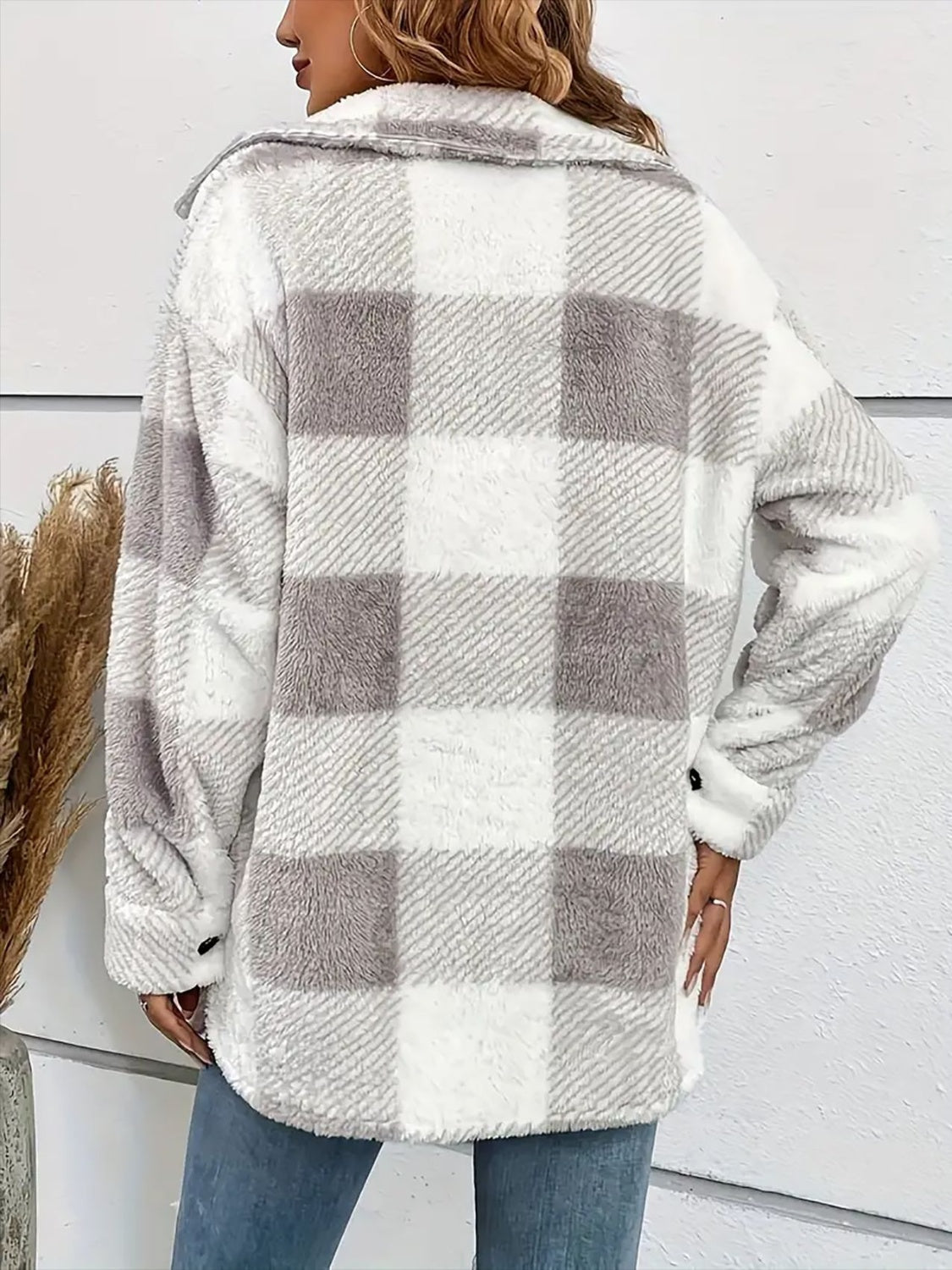 Nadia® | Checked plush coat with dropped shoulders and long sleeves