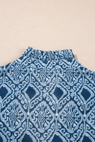 Perla® | Ruffled blouse with geometric print and notches