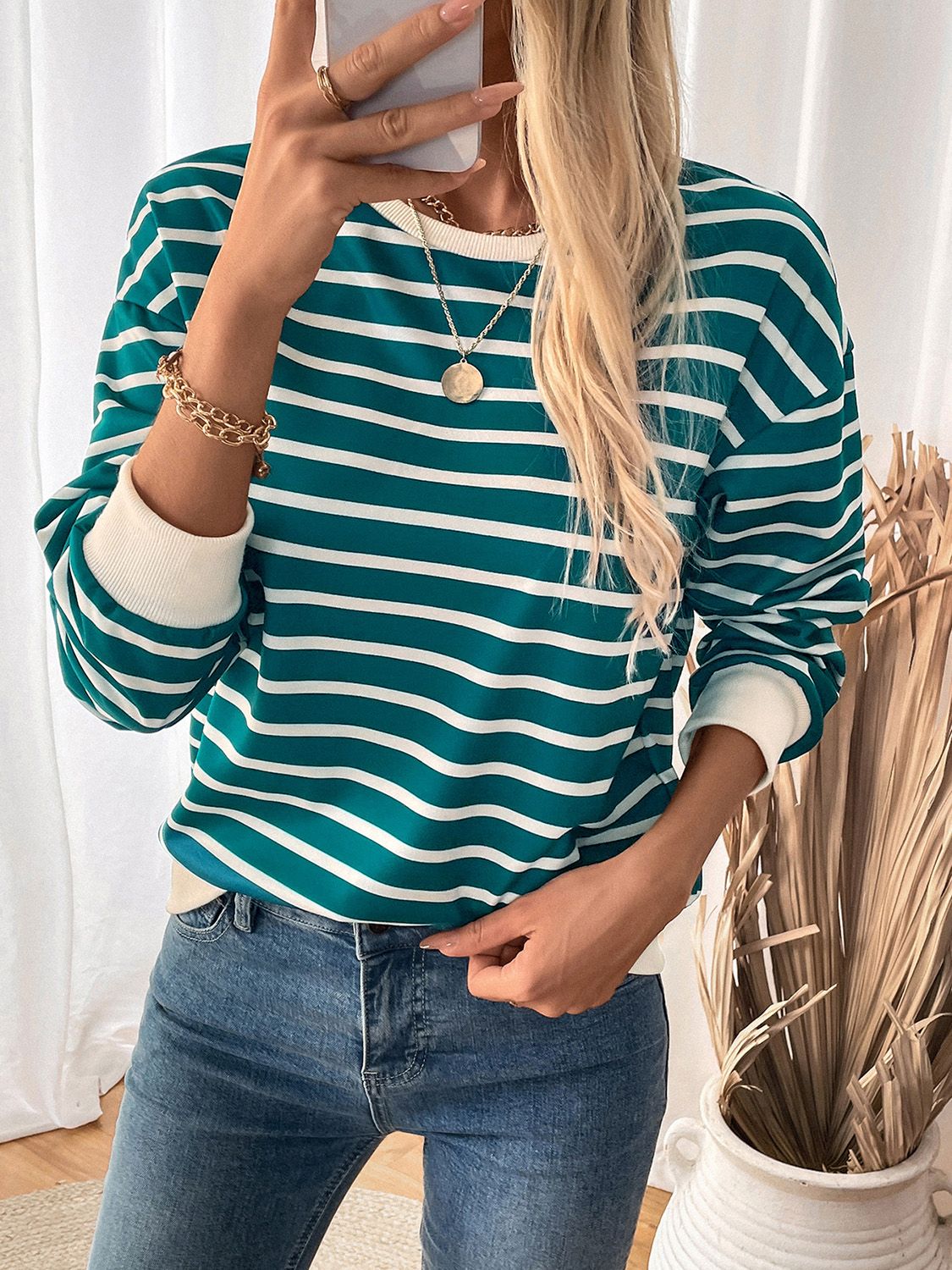 Verónica® | Perfee striped long sleeve crew neck sweatshirt with contrast