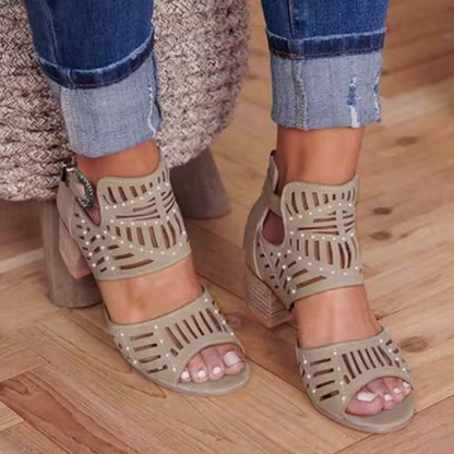 Cassandra® | Sandals with heel and hemstitch