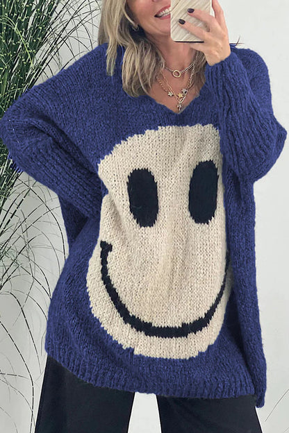 Vicky® | Confidence is everything. Long-sleeved knitted sweater with a smiley face