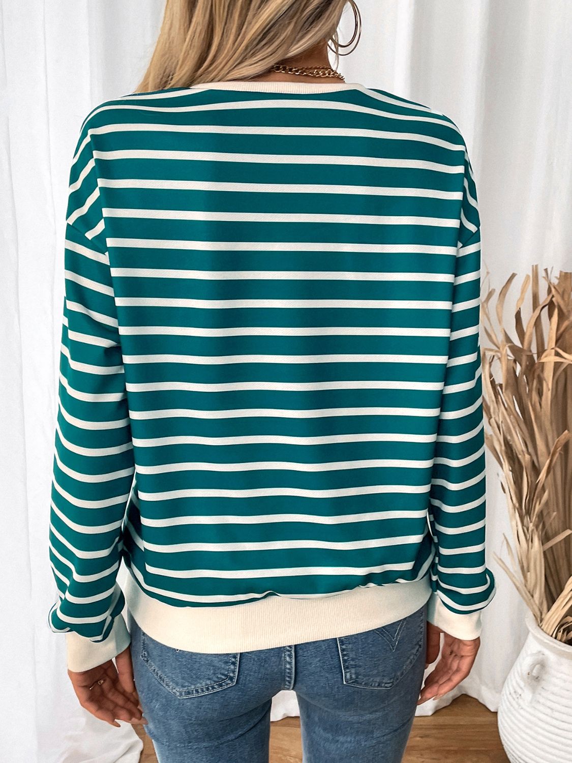 Verónica® | Perfee striped long sleeve crew neck sweatshirt with contrast