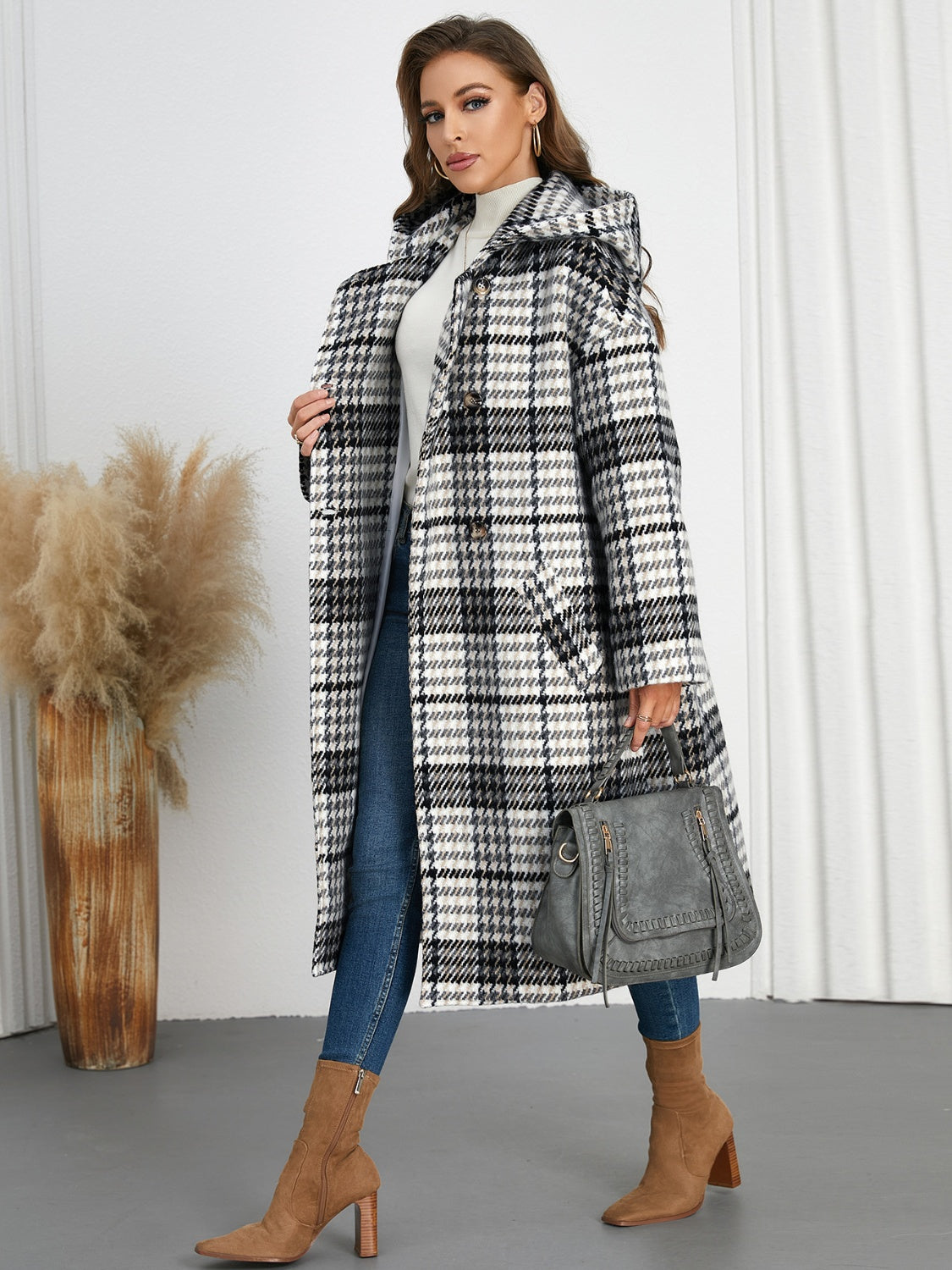 Abigail® | Checked double breasted long sleeve coat