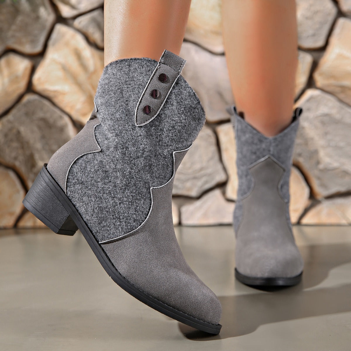 Alba® | Suede boots with a pointed toe and block heel