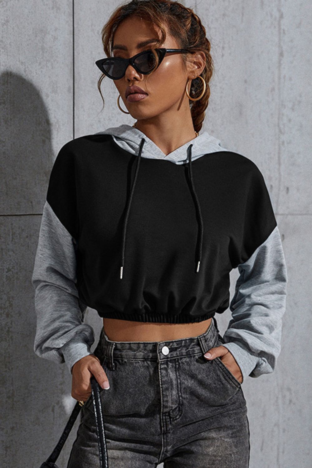 Alicia® | Perfee contrast hoodie with long sleeves and a short cut