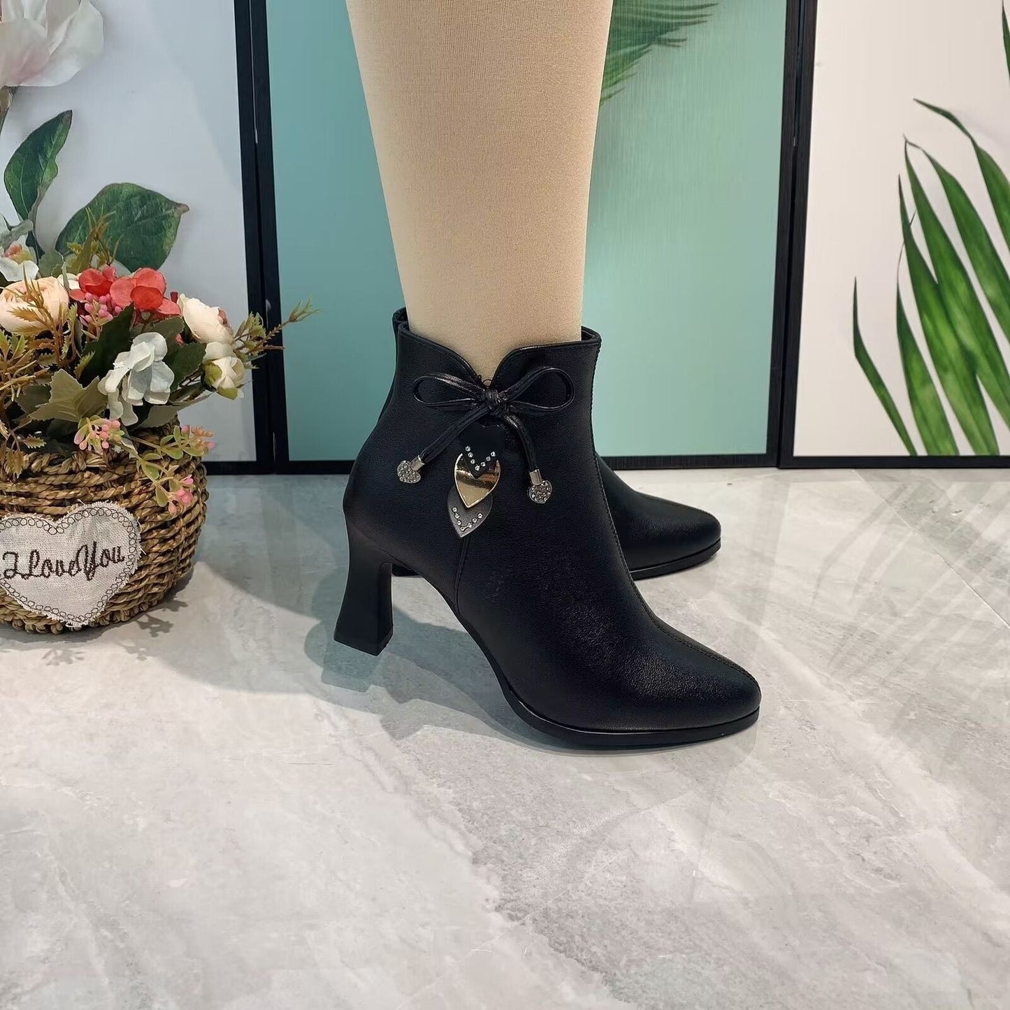 Zenaida® | Suede ankle boots with bow