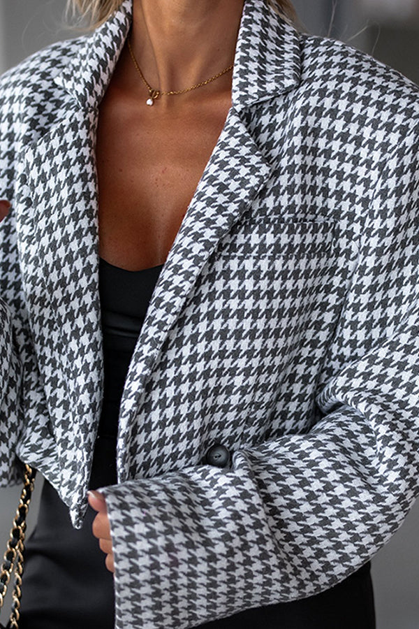 Yara® | Stylish look: houndstooth blazer with padded shoulder bag and pocket