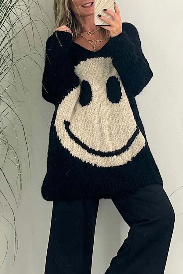 Vicky® | Confidence is everything. Long-sleeved knitted sweater with a smiley face