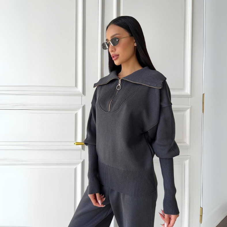 Rafaela® | Minimalist lounge set for women with a relaxed fit