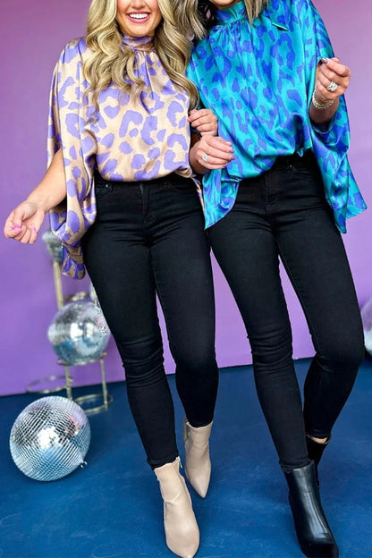 Zenaida® | Blue loose blouse with stand-up collar and batwing sleeves in leopard print