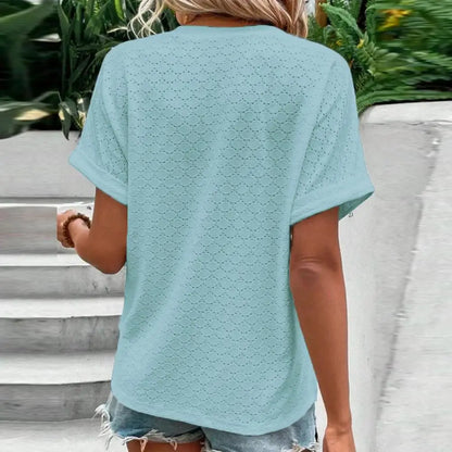 Pilar® | Breathable summer top with V-neck