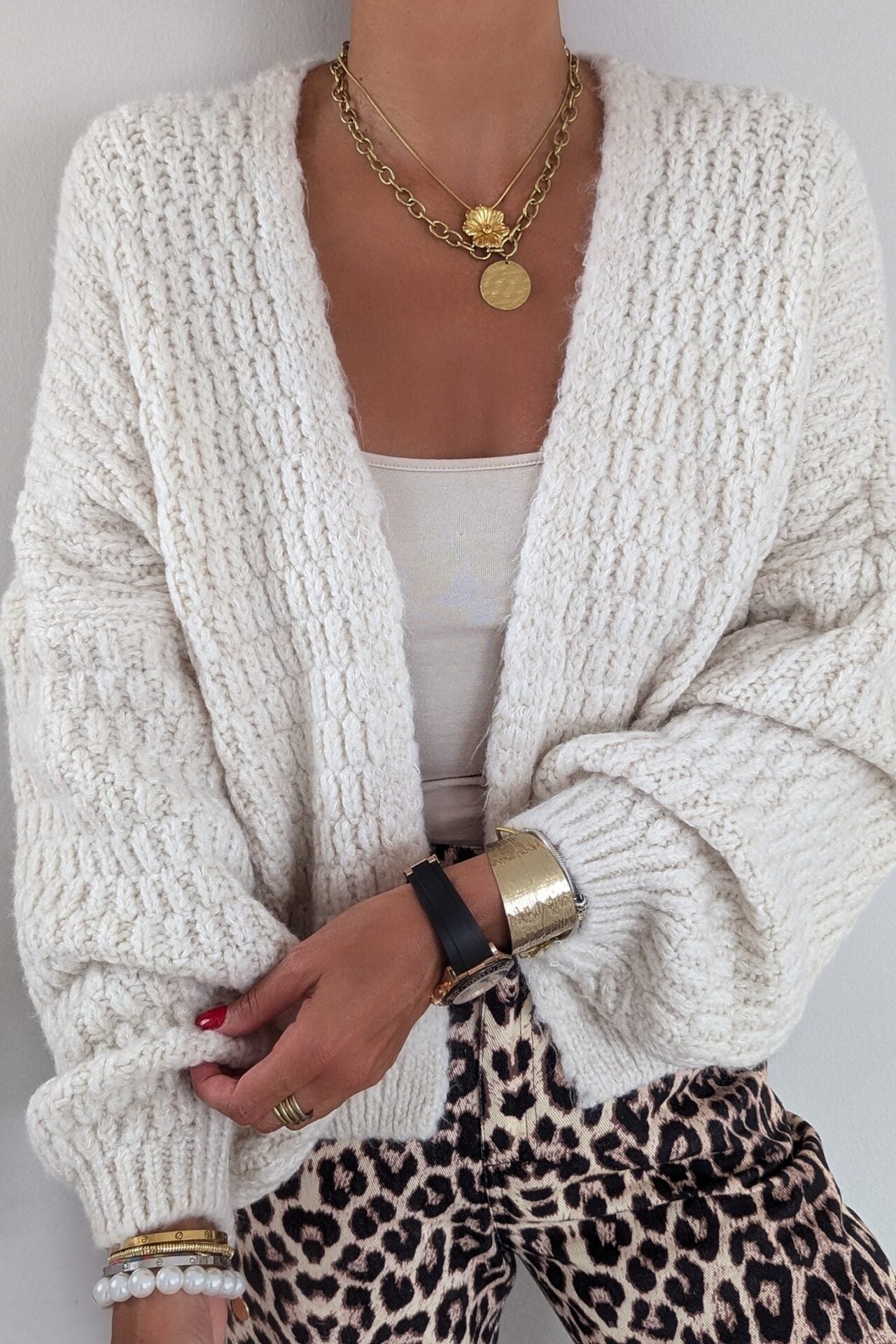 Soledad® | White solid color collarless cardigan