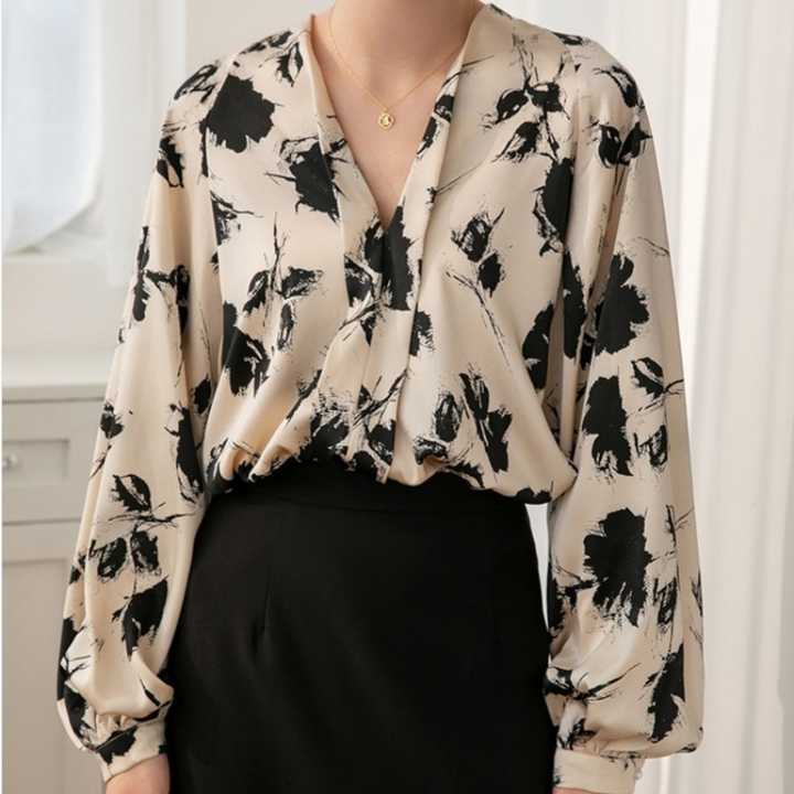 Zaida® | Stylish blouse with a vintage print and long sleeves