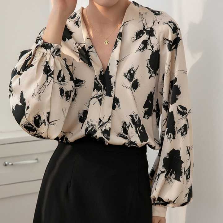 Zaida® | Stylish blouse with a vintage print and long sleeves