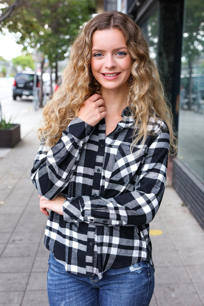 Zoraida® | Casual chic black checked long sleeve button down top