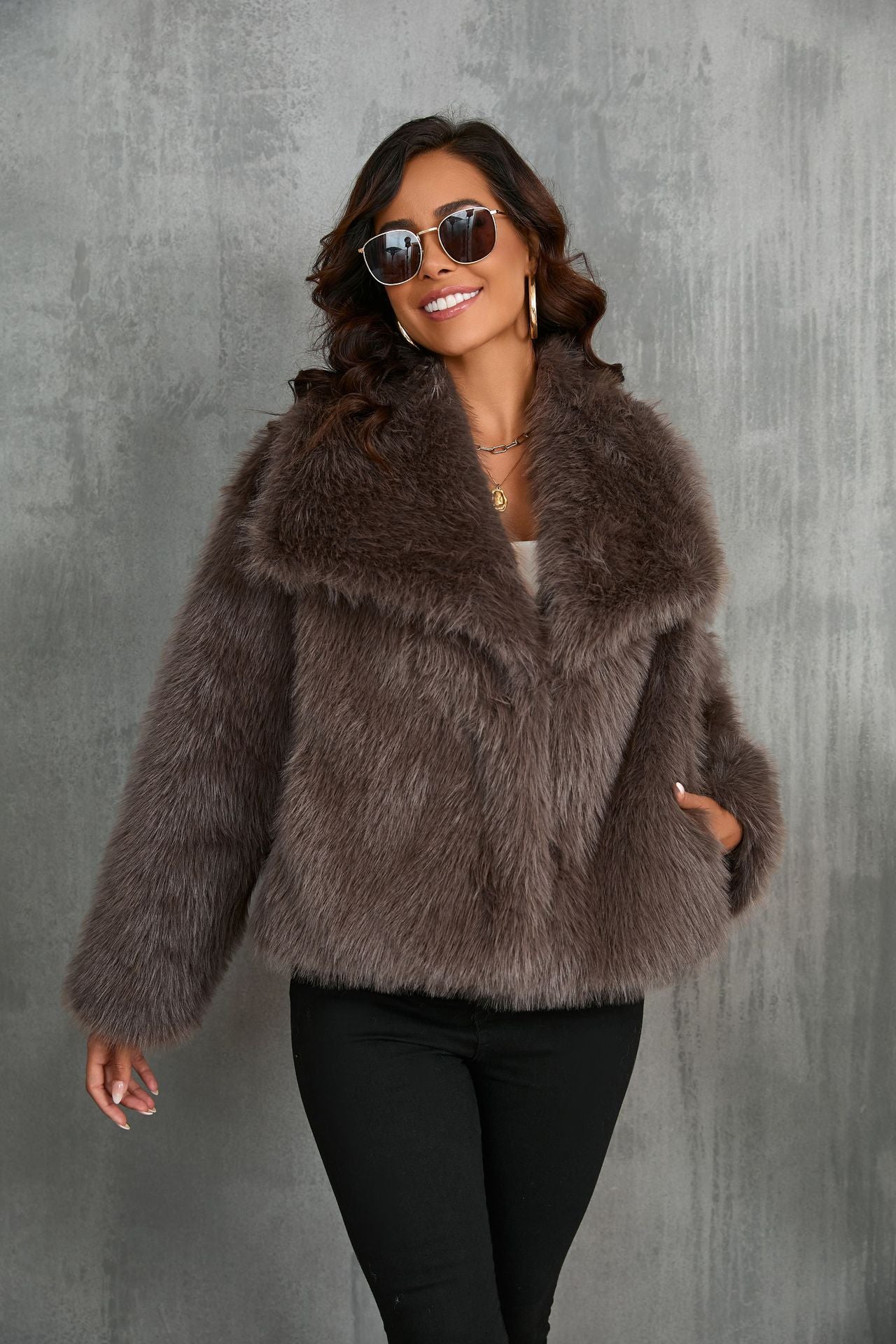 Alba® | Elegant faux fur jacket