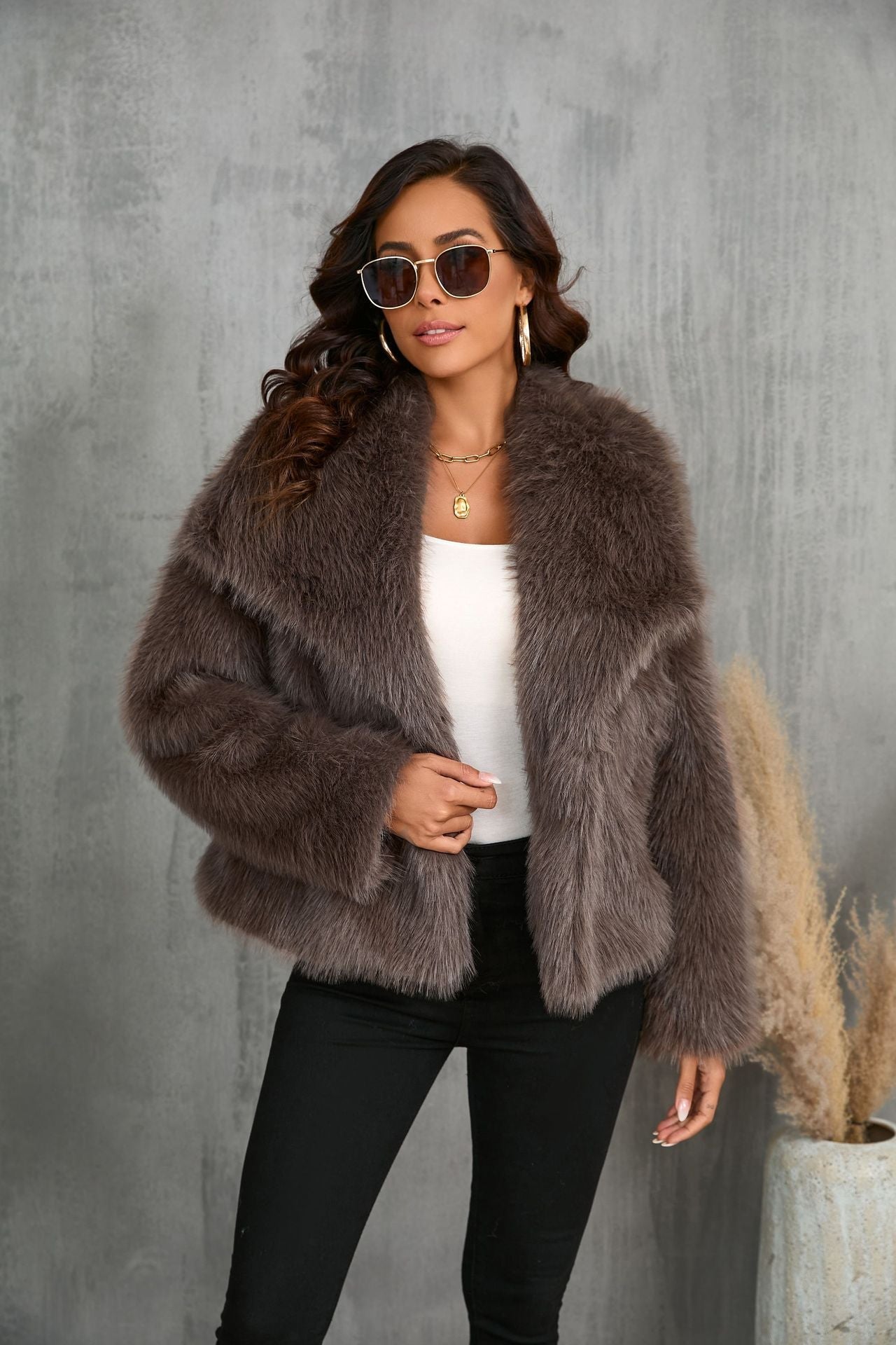 Alba® | Elegant faux fur jacket