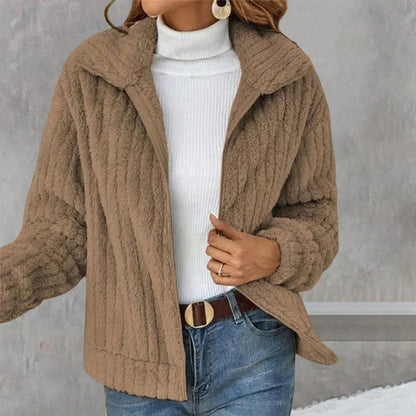 Verónica® | Short and warm teddy jacket with zip