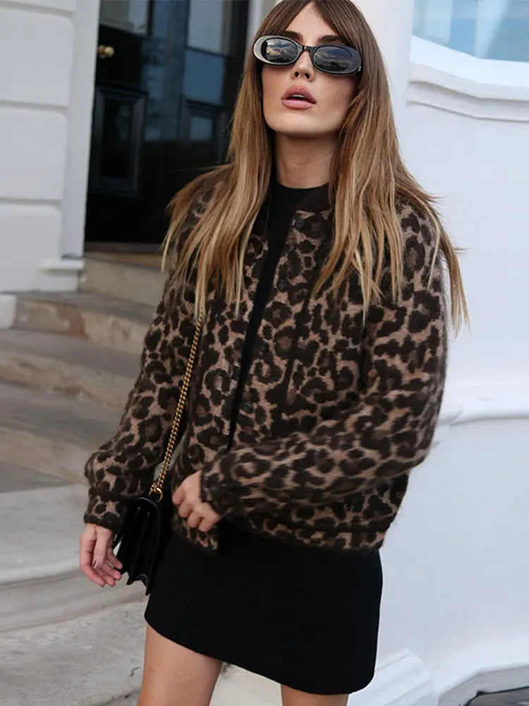 Amelia® | Stylish leopard print coat