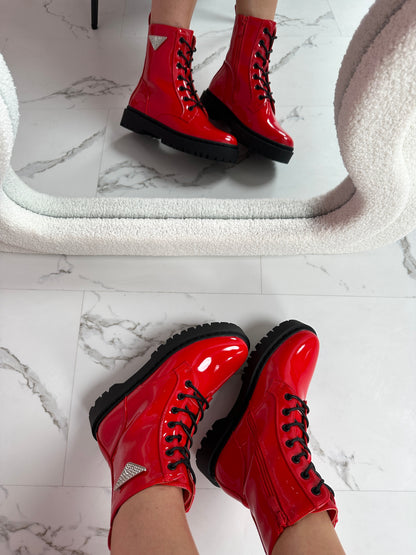 Stella® | Shiny red boots