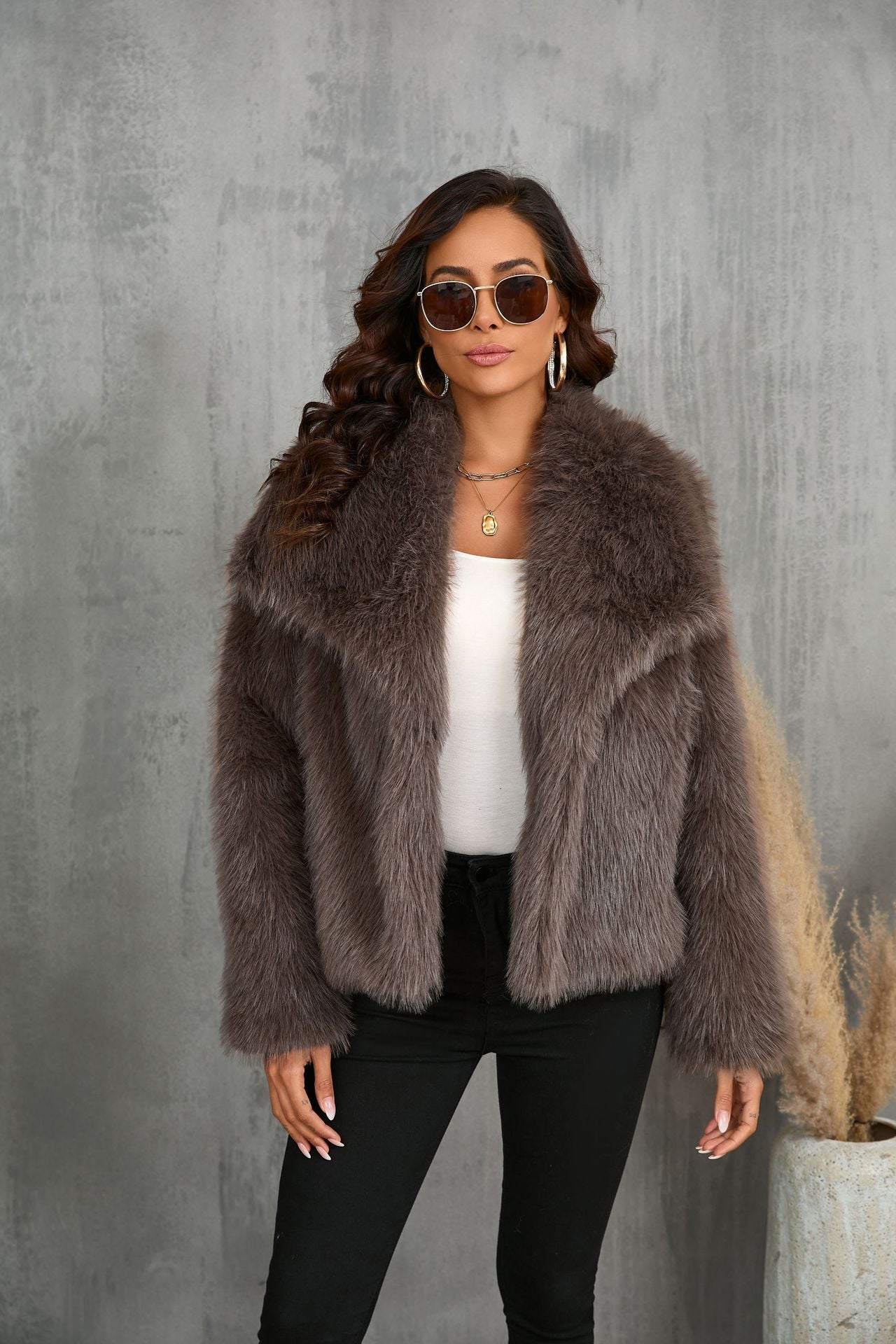 Alba® | Elegant faux fur jacket