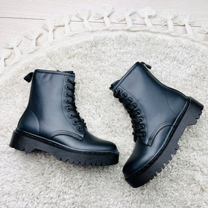 Teresa® | black boots