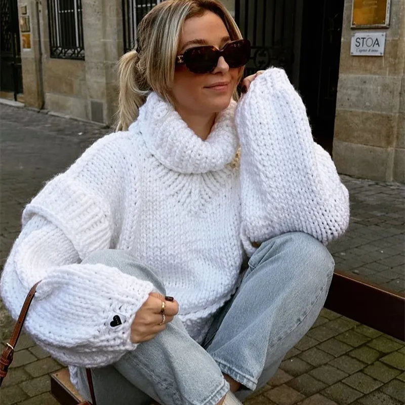 Amalia® | Oversized turtleneck with long sleeves