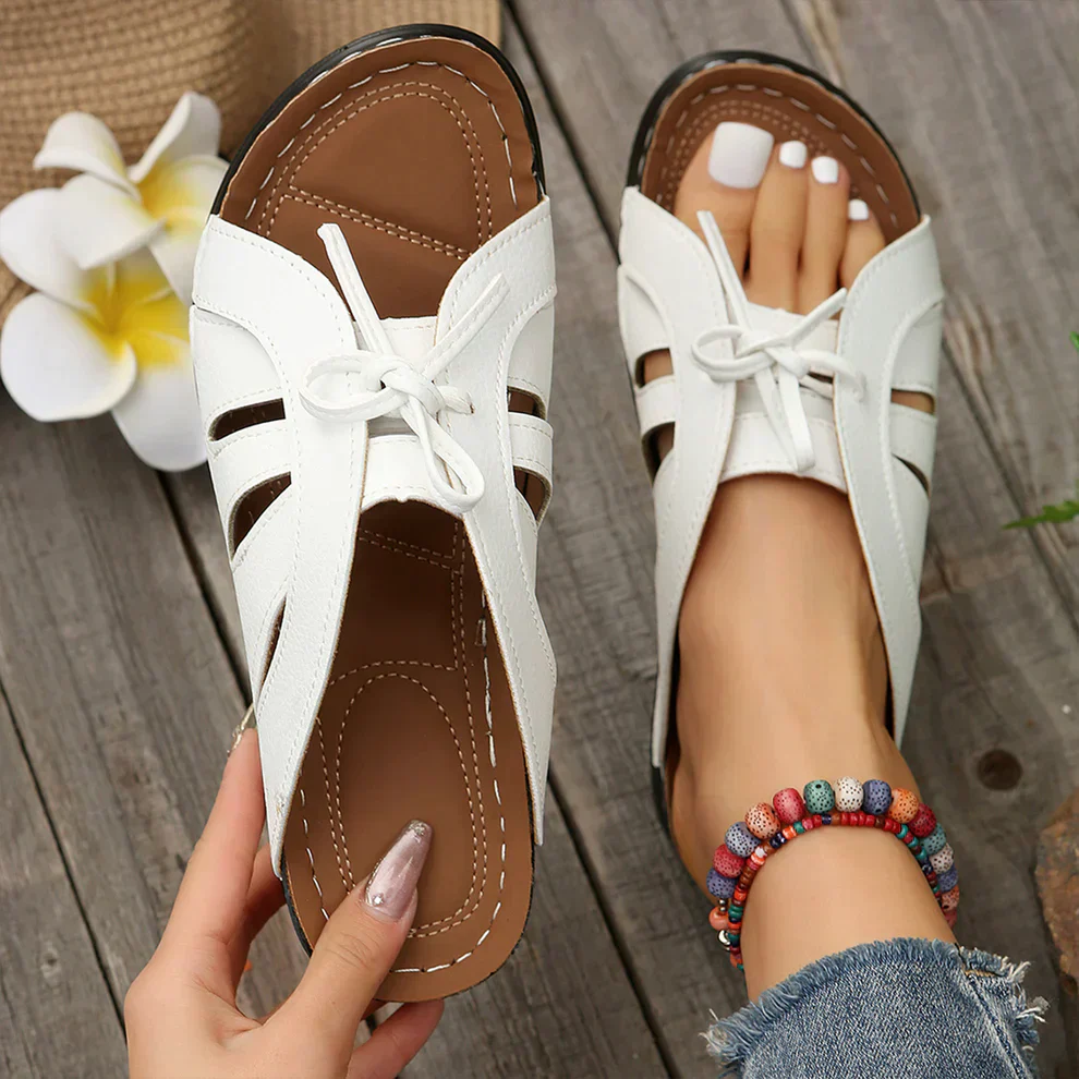 Camila® | Comfortable sandals with a bow