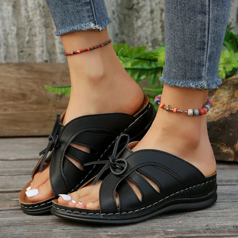 Camila® | Comfortable sandals with a bow