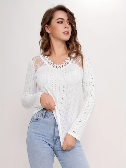 Trinidad® | Elegant top with a V-neck and lace details