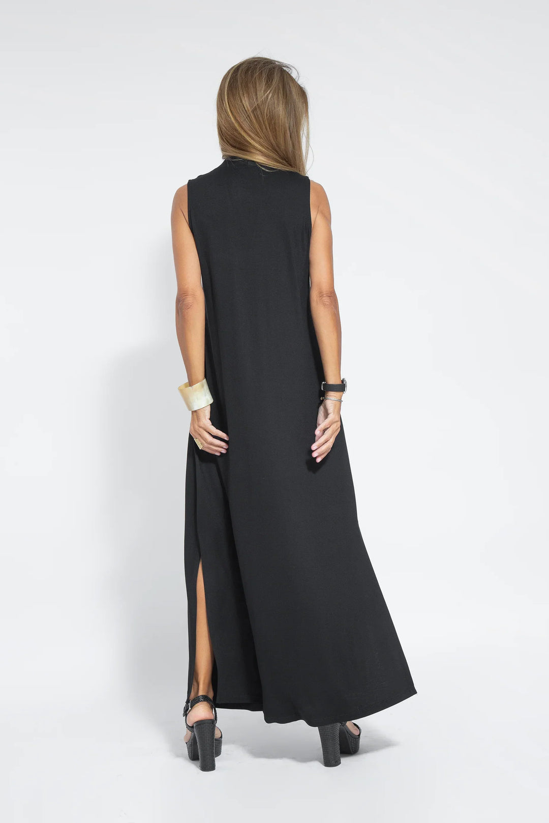 Willa® | Long dress with V-neck