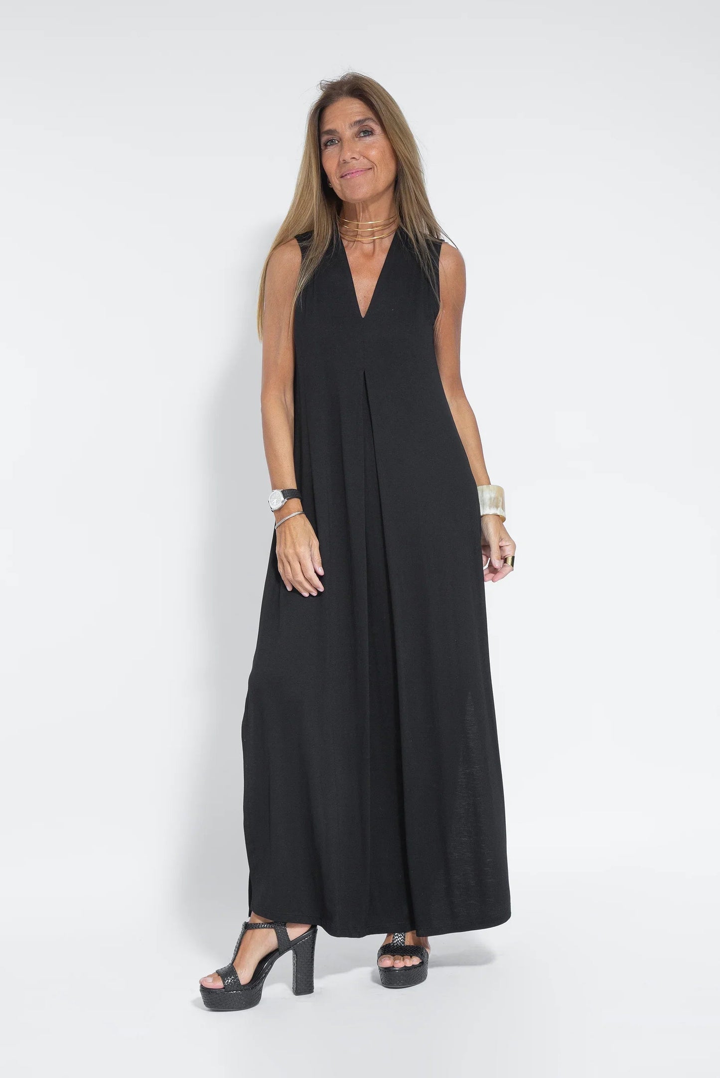 Willa® | Long dress with V-neck